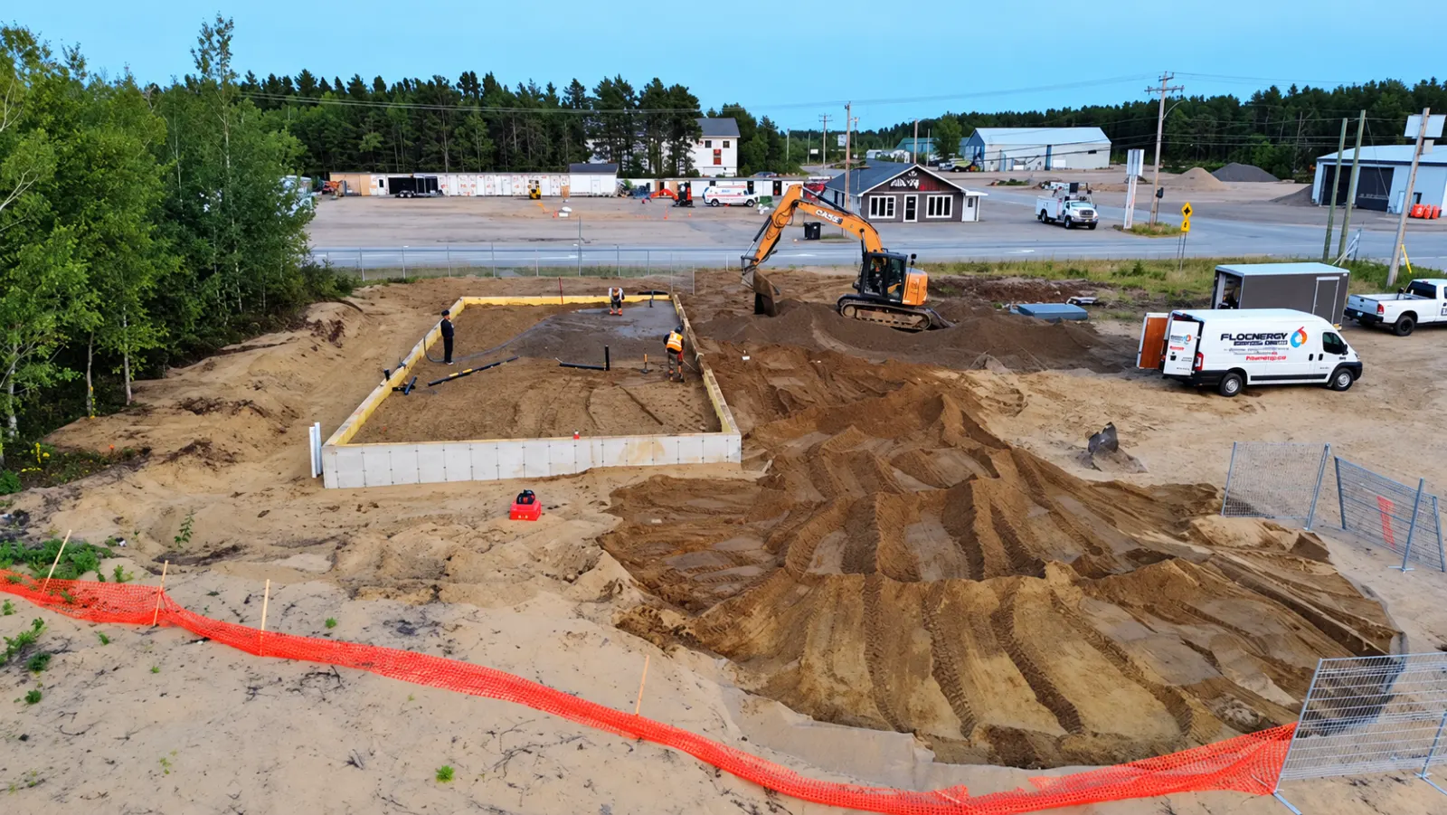 Vue aérienne d’une fondation commerciale en cours d’excavation